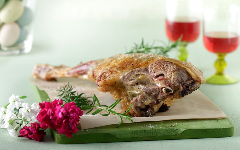 αφιέρωμα-πασχαλινό-τραπέζι-με-κατσικ-2131571