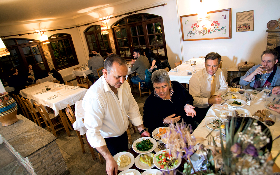 κρητικός-για-παϊδάκι-που-μιλάει-2131649