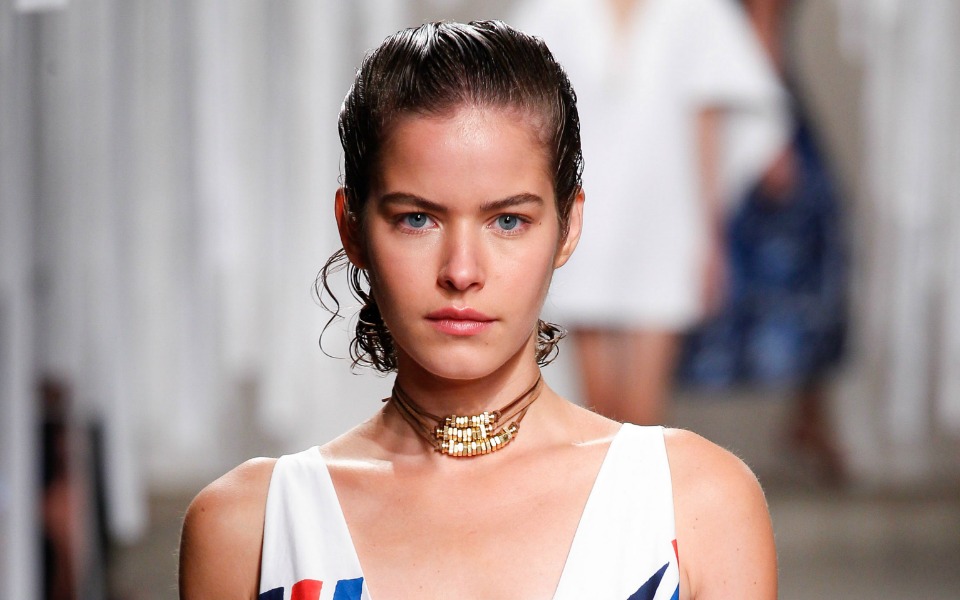 ενυδατικές-κρέμες-για-λαμπερή-επιδερ-2129474