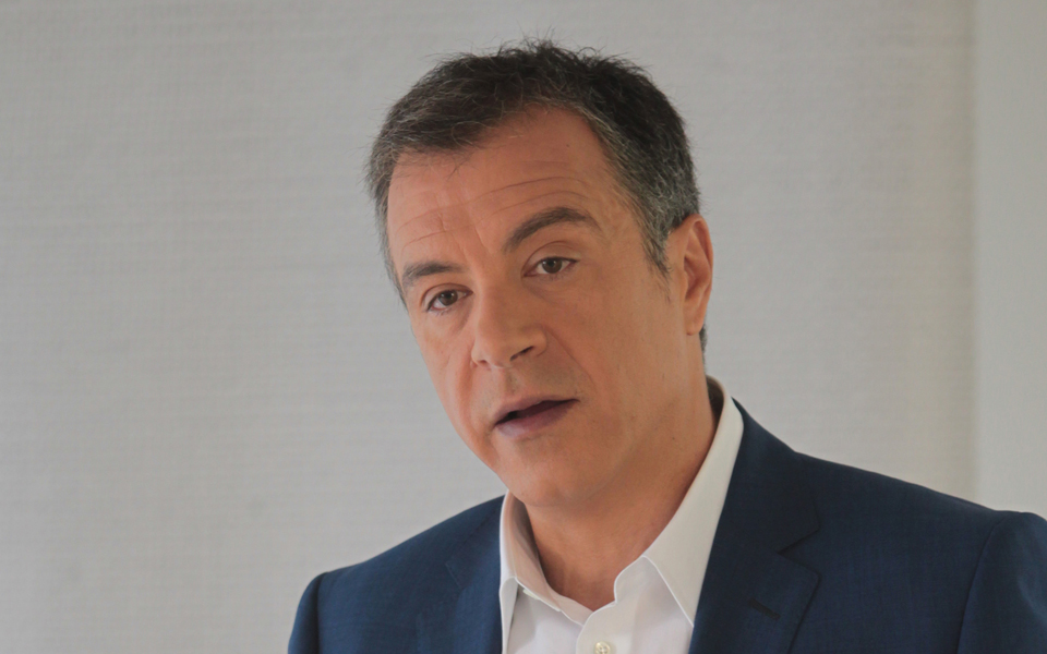 ο-ρους-του-ποταμιού-προς-τα-δεξιά-2128819