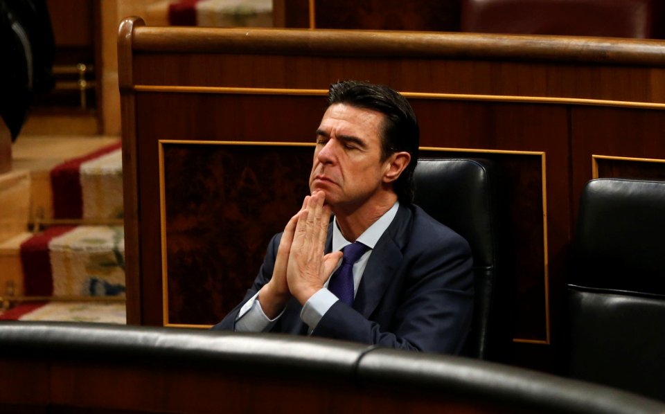 panama-papers-παραιτήθηκε-ο-υπουργός-βιομηχανία-2130592