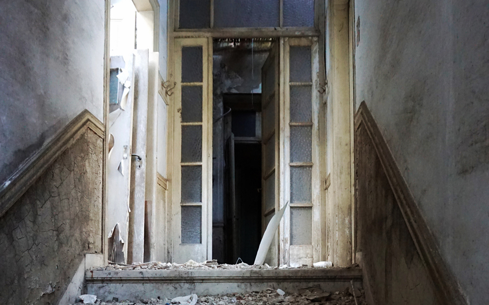 σκηνές-ζωής-και-πένθους-πέρα-από-τη-βικ-2131381