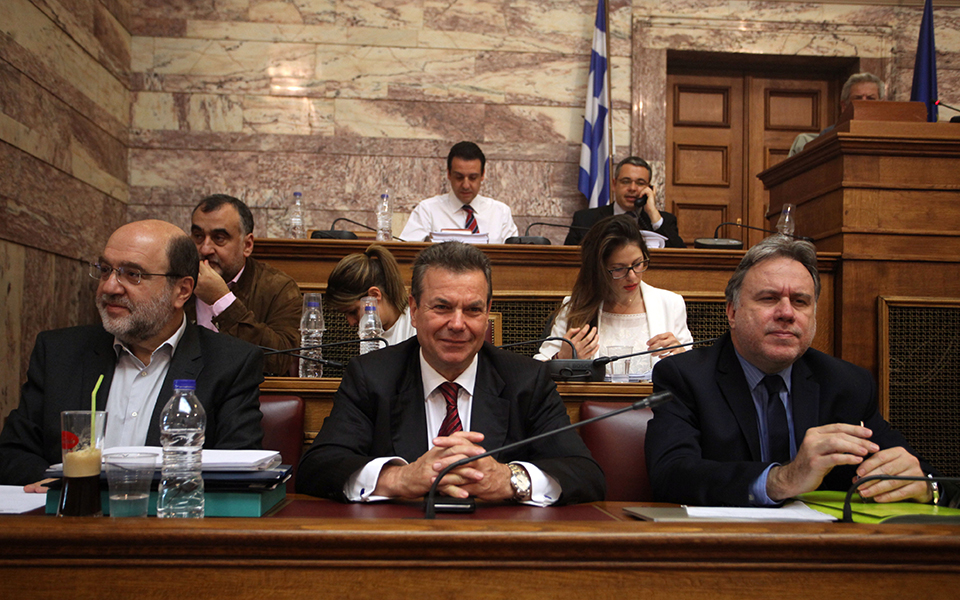 βουλή-απομονωμένη-η-κυβέρνηση-στη-συζ-2131611