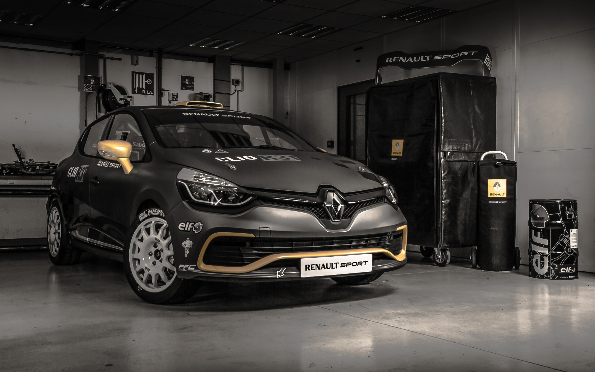 renault-clio-γράφει-ιστορία-και-στους-αγώνες-2133501