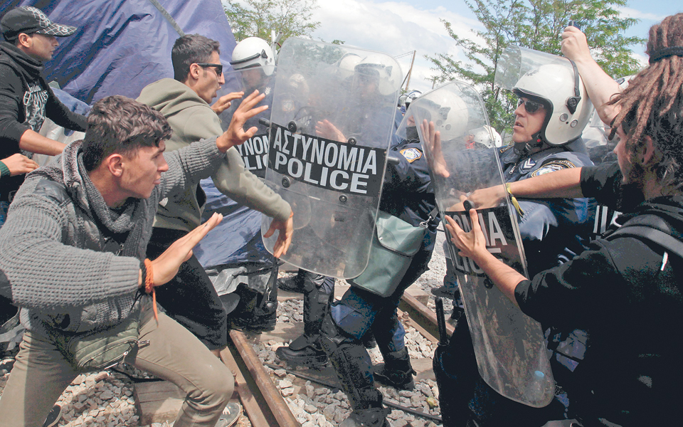 πίσω-στην-ειδομένη-800-πρόσφυγες-2132622