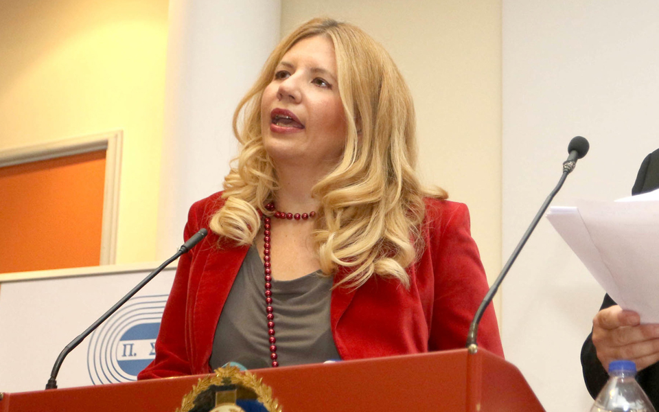 επανεκκίνηση-σε-παρκέ-και-εξέδρα-θέλε-2133397