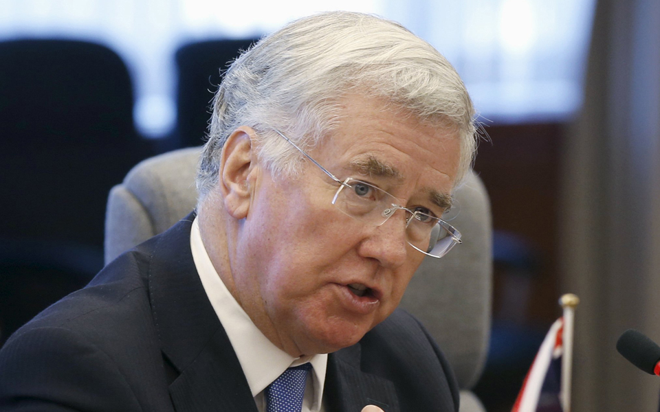 μάικλ-φάλον-στην-κ-επιτυχής-η-επιχε-2134552