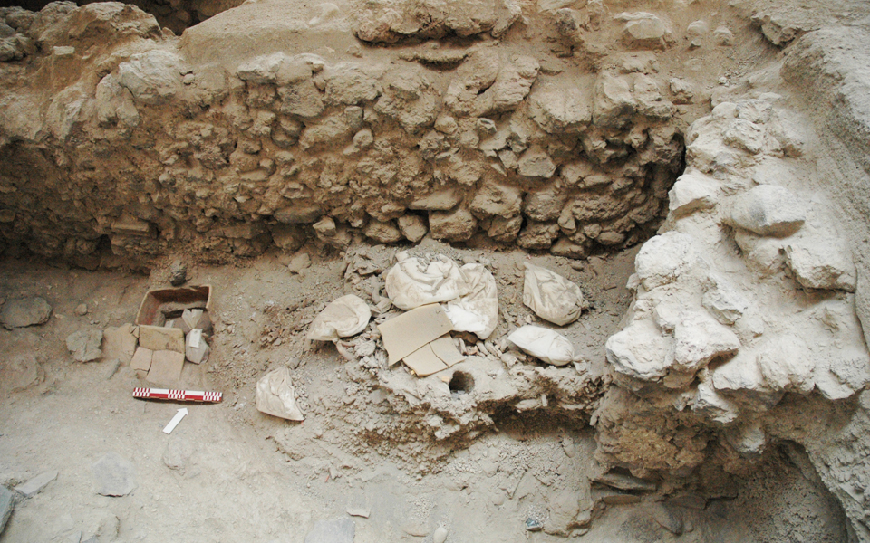 συνεχίζονται-οι-ανασκαφές-στη-σαντορ-2135419