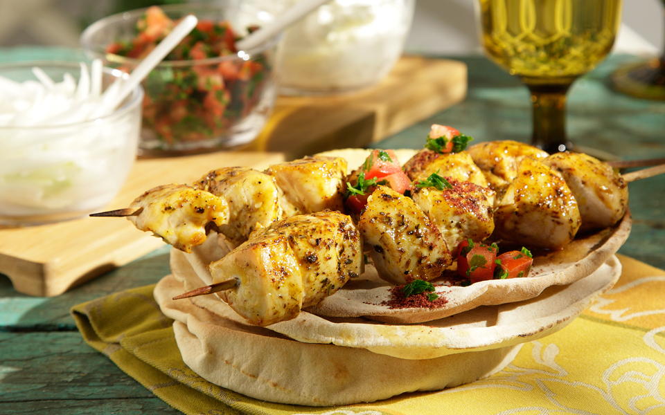 σουβλάκια-με-κοτόπουλο-σαούρμα-2135282
