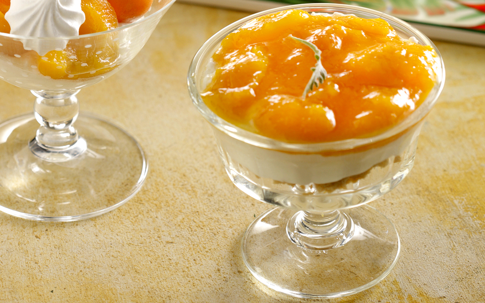 μους-αμυγδάλου-με-σάλτσα-από-βερίκοκα-2135412