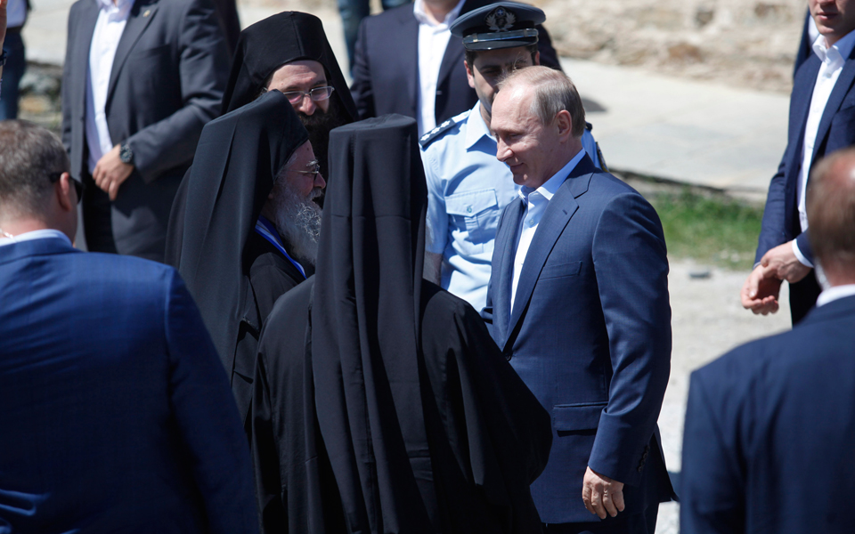 πούτιν-από-αγιο-ορος-αμοιβαία-συμπάθ-2135892