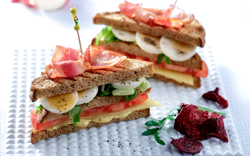 κλαμπ-σάντουιτς-με-τα-πασχαλινά-αυγά-2132763