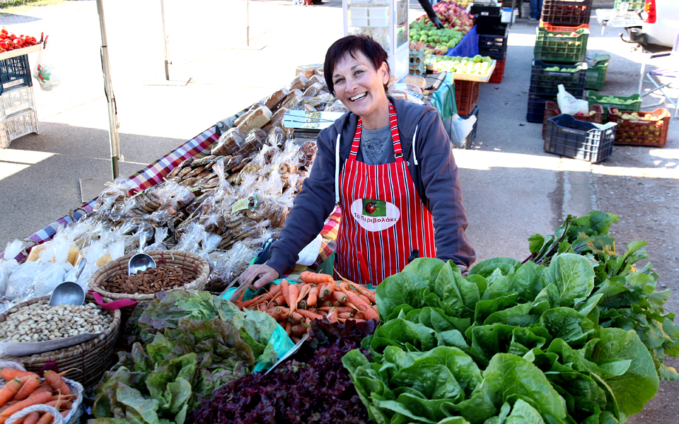 o-αλλιώτικοs-πάγκοs-τηs-δήμητραs-2132707