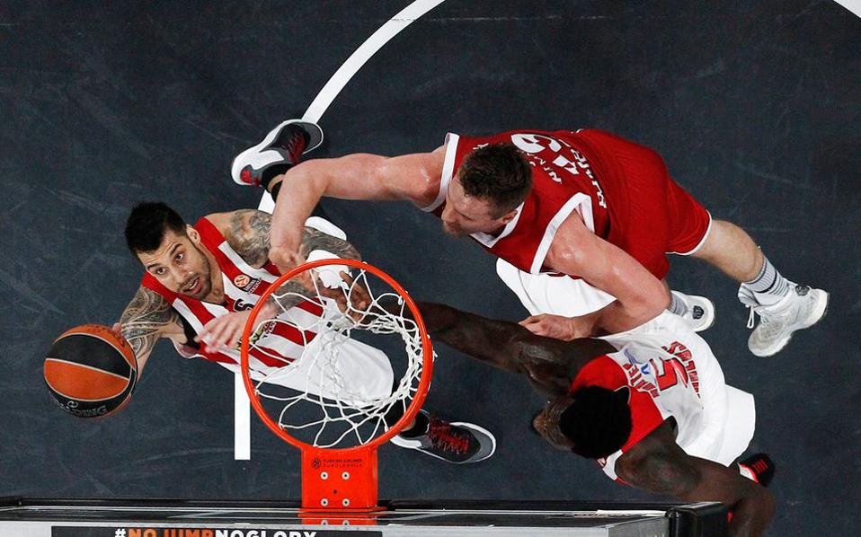 σαρωτικός-ο-ολυμπιακός-κόντρα-στην-αε-2132454