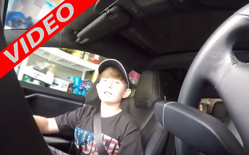 πατέρας-τρομάζει-το-γιο-του-με-tesla-2134882