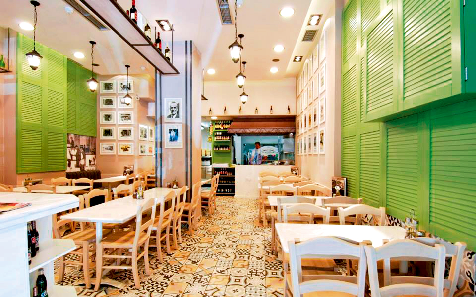 ο-τσαρούχας-μάστορες-στον-πατσά-από-το-2135475