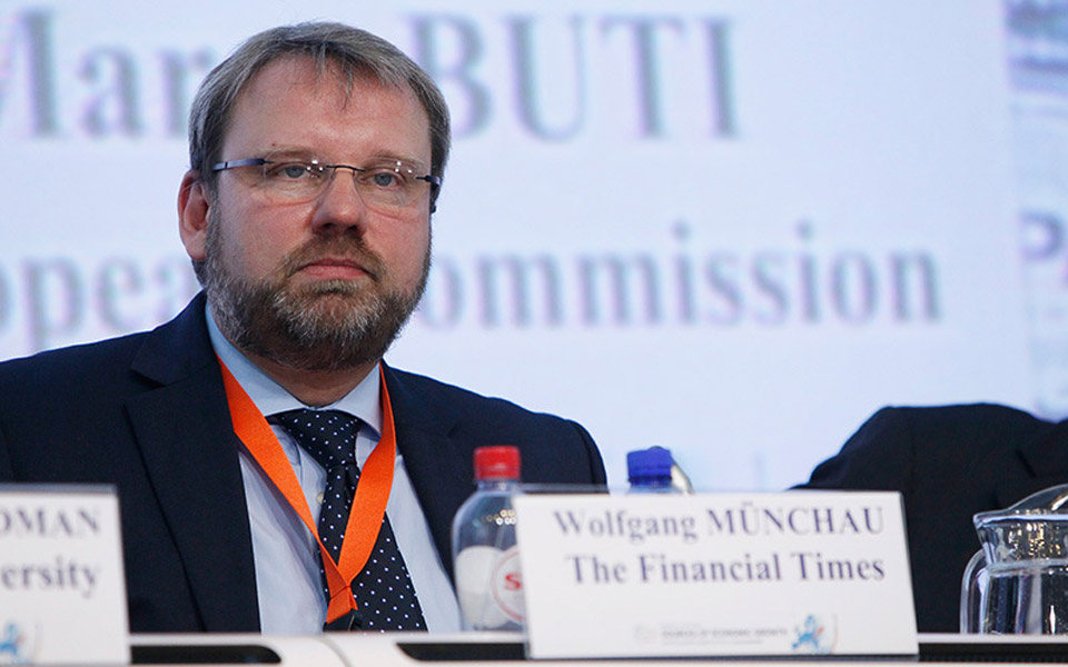 βόλφγκανγκ-μίνχαου-απλώς-μια-υπόσχεσ-2135928