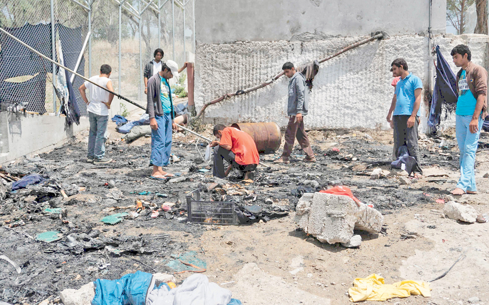 αποκαΐδια-και-χάος-στη-μόρια-2136656