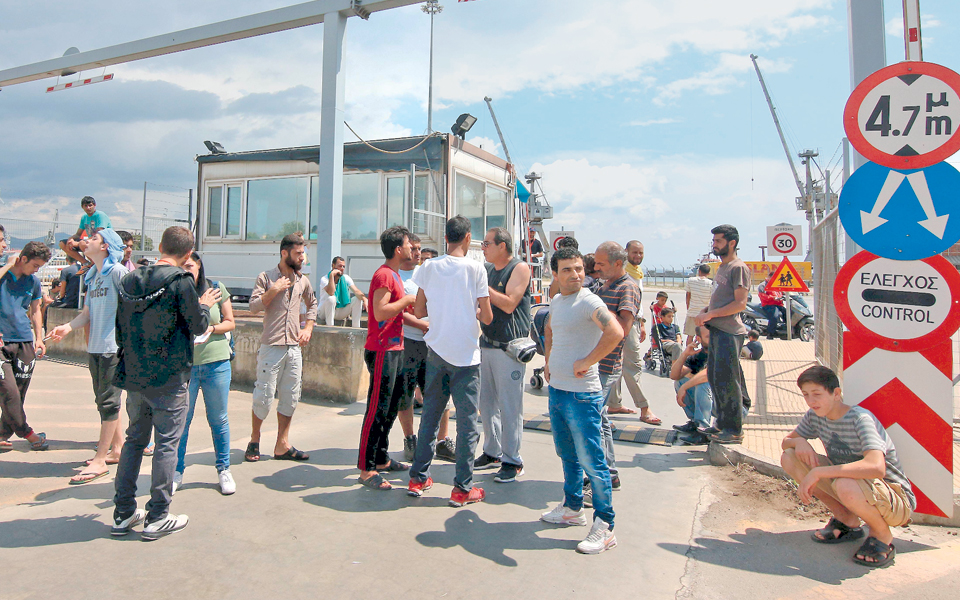 επιστροφή-30-προσφύγων-στην-τουρκία-2137418