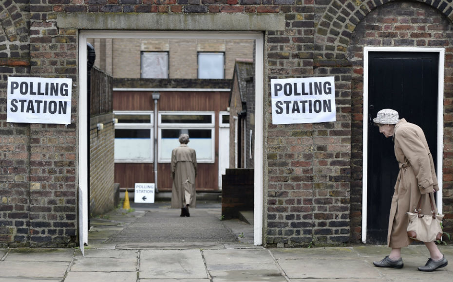 ο-τσίπρας-οι-αφίσες-του-πασοκ-και-η-μάχ-2139574