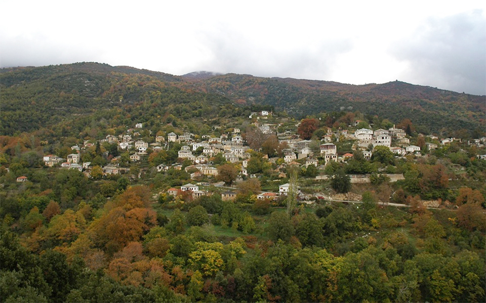 πλακόστρωτες-αυλές-αντικαθιστούν-το-2138647