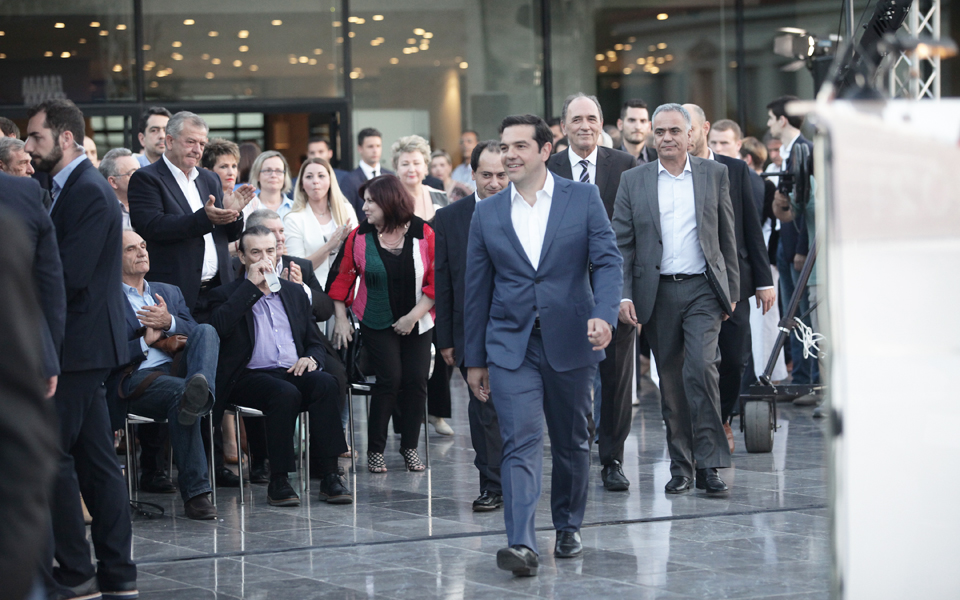 τσίπρας-h-χώρα-μετά-6-έτη-εισέρχεται-σε-2138839