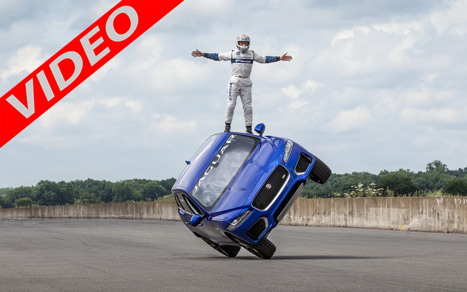 ακροβατικά-με-μία-jaguar-f-pace-2140550