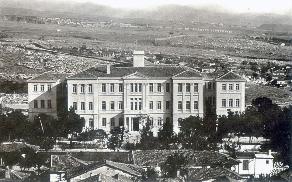 η-σχολή-του-απθ-με-τον-πρώτο-αιώνιο-2139267