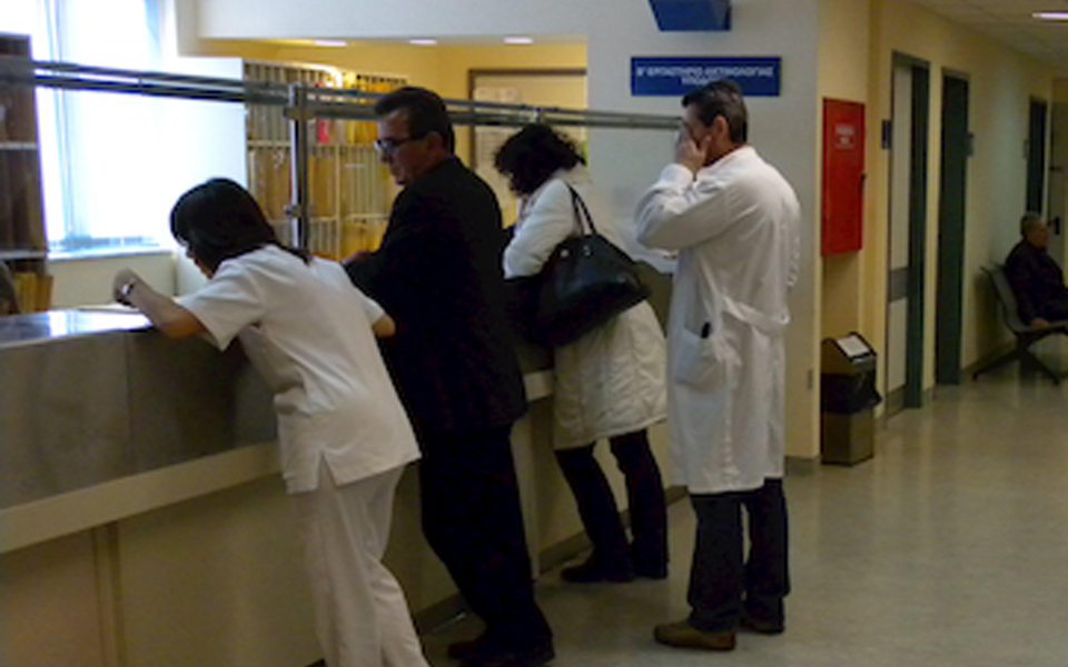 το-ανίκητο-ελληνικό-πελατειακό-κράτο-2140268