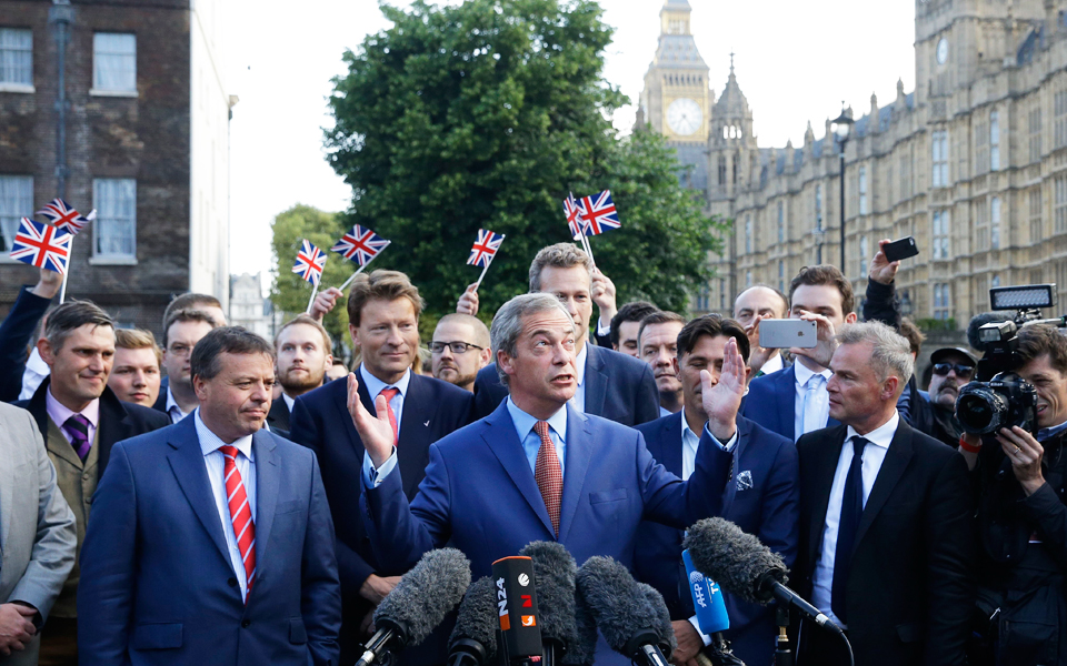 εξαρση-κρουσμάτων-ρατσισμού-στη-βρετ-2140206