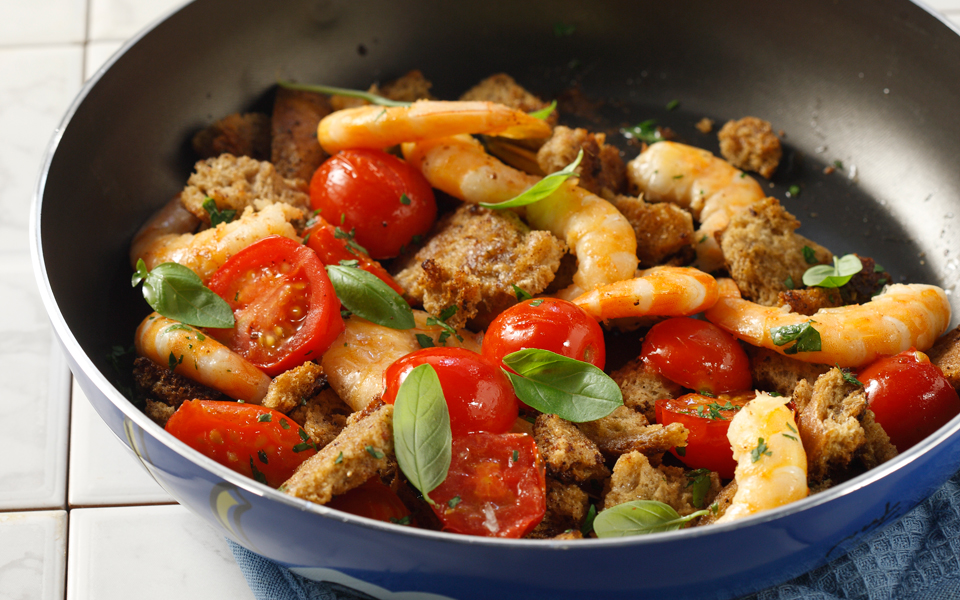 γαρίδες-σαγανάκι-σε-στυλ-κρητικό-και-μ-2139176