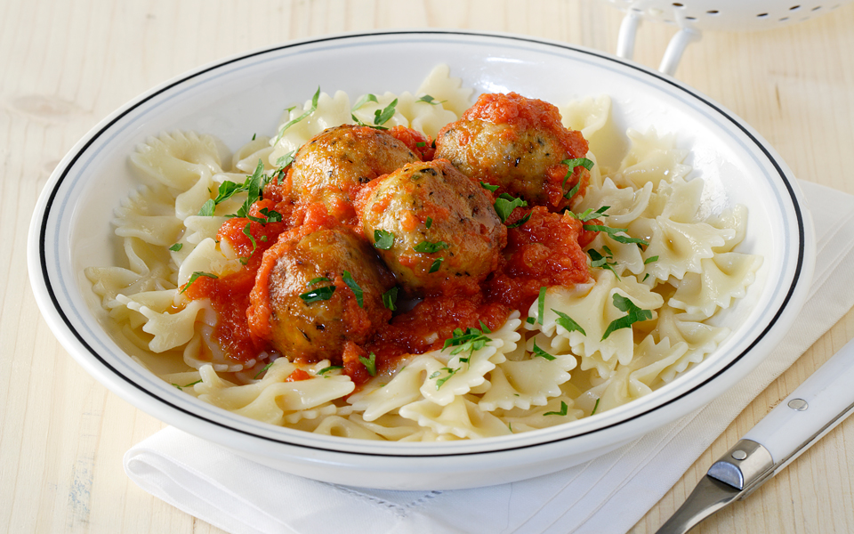 φαρφάλες-με-κεφτέδες-κοτόπουλου-2138756