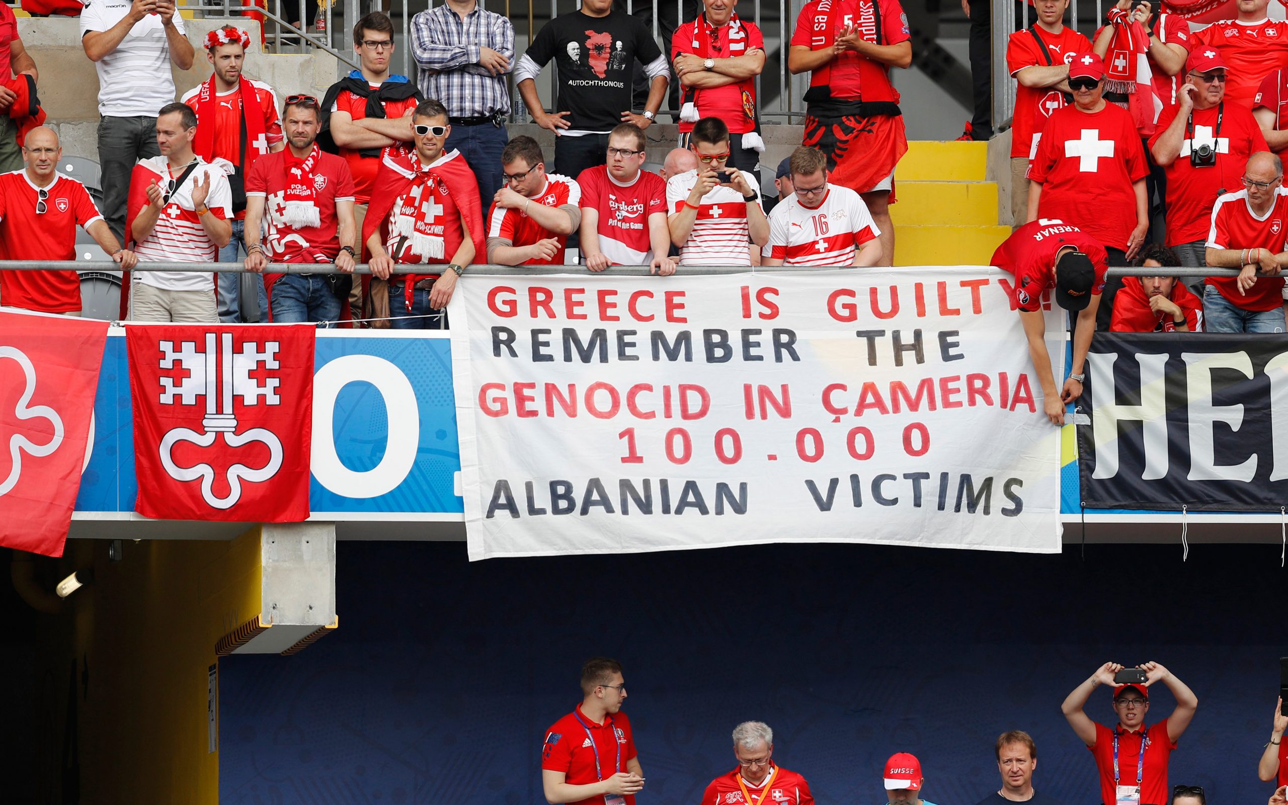 διάβημα-σε-αλβανία-και-γαλλία-μετά-την-2138105