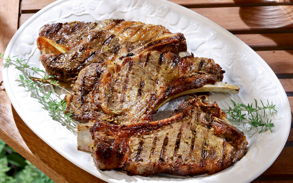 βουβαλίσιεs-μπριζόλεs-με-σάλτσα-κορόμη-2137692