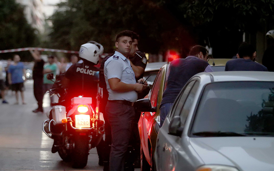 επίθεση-με-πέτρες-και-ρόπαλα-στο-γαλλι-2140041