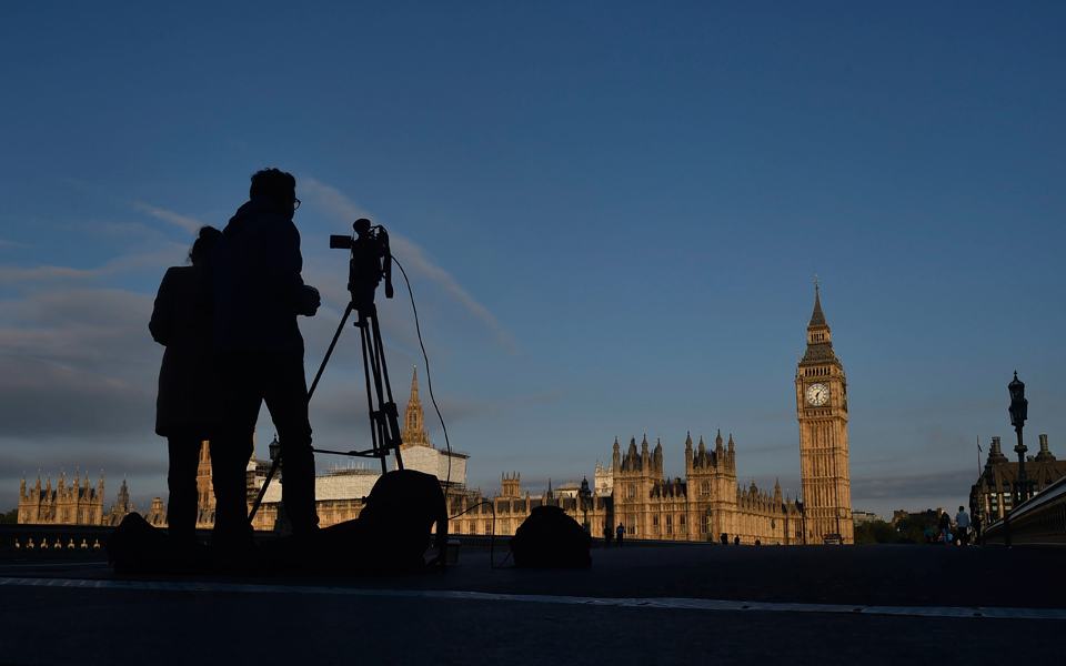η-βόμβα-του-brexit-πυροδοτήθηκε-2139639
