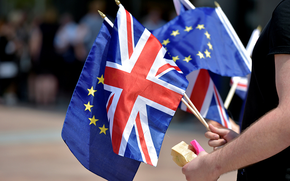 το-δημοψήφισμα-ταρακουνά-την-ευρώπη-2139510