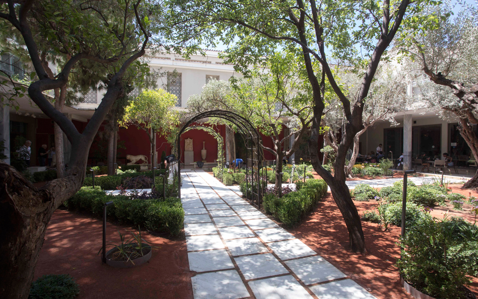 η-ελληνική-μυθολογία-απέκτησε-τον-δικ-2138481