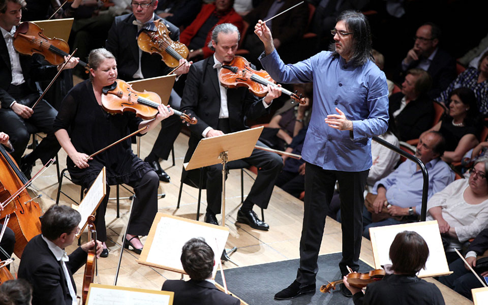 λεωνίδας-καβάκος-σολίστ-και-μαέστρος-2137074