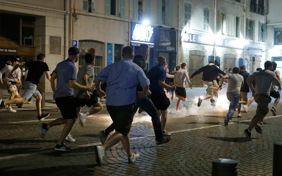 συγκρούσεις-αγγλων-και-ρώσων-οπαδών-σ-2137969