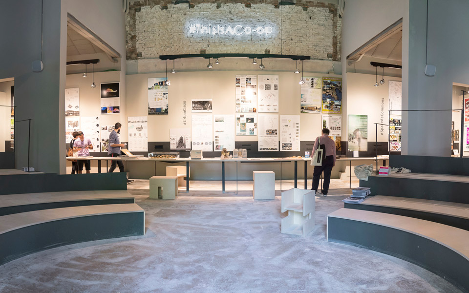 δύο-όψεις-του-ελληνικού-περιπτέρου-2136749