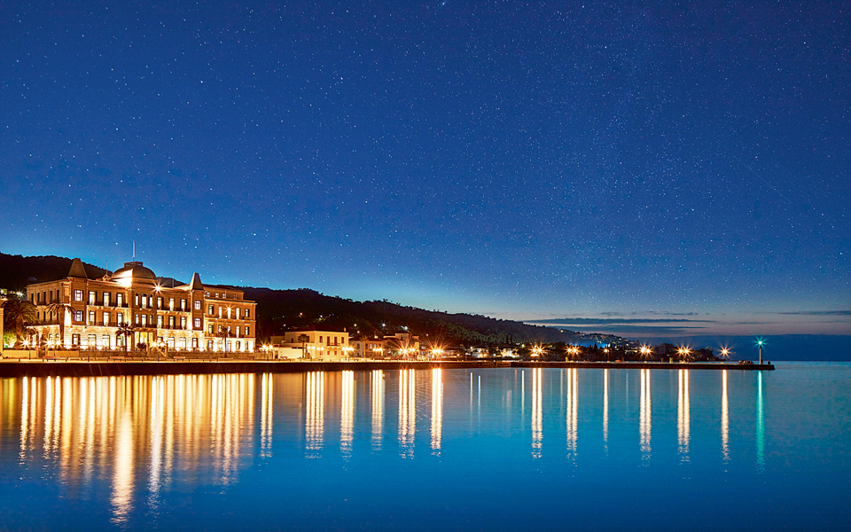 on-the-verandah-poseidonion-grand-hotel-2137222