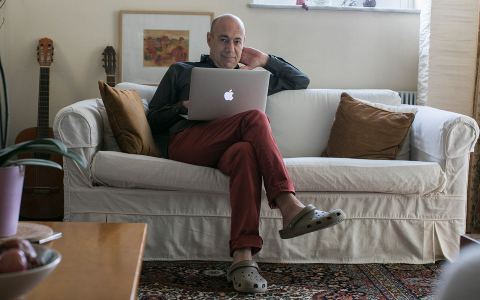 ενα-24ωρο-με-τον-συγγραφέα-βαγγέλη-ραπτό-2136591