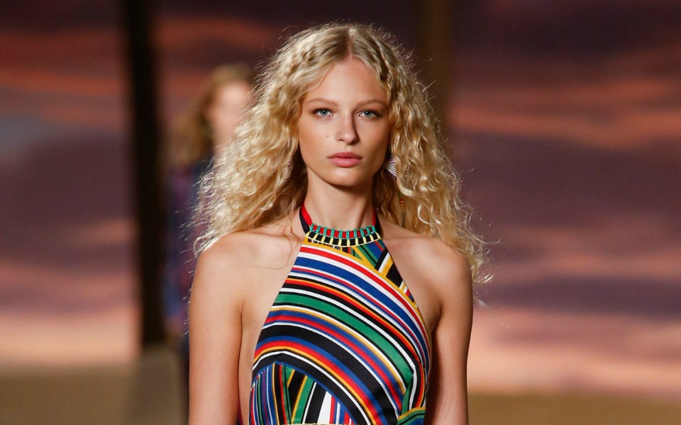 beach-waves-4-βήματα-για-τέλειες-μπούκλες-2137895