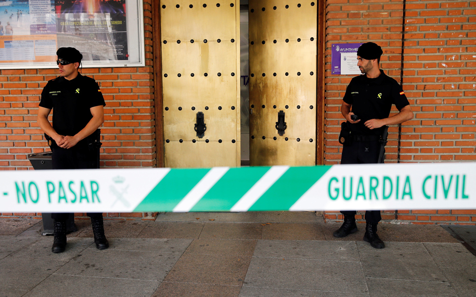 τριγμοί-στο-εσωτερικό-του-αριστερού-π-2141421