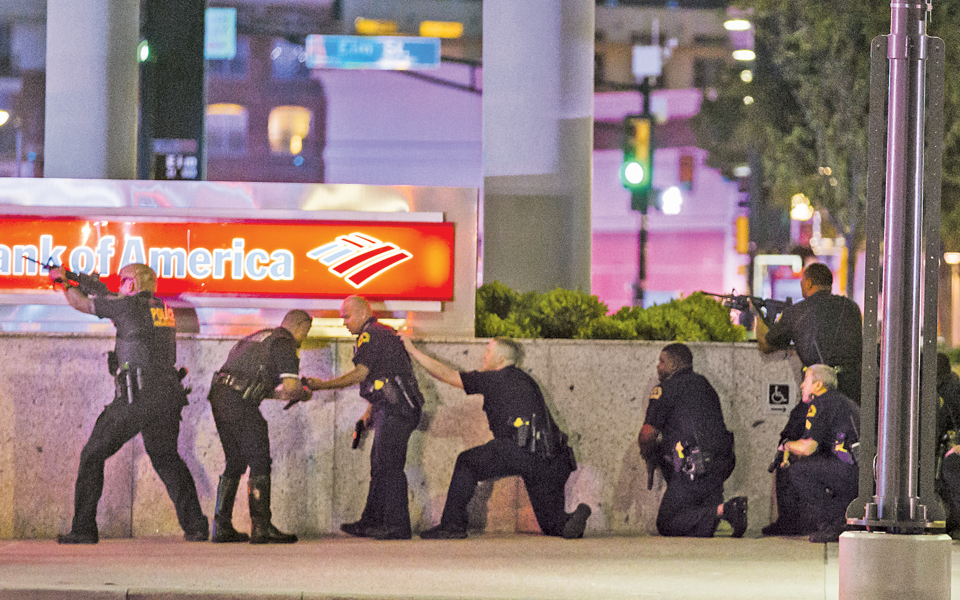 hθελα-να-σκοτώσω-λευκούς-αστυνομικού-2141879