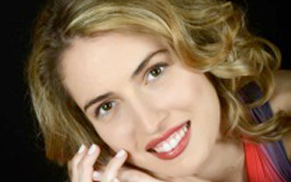 δύο-νέοι-καλλιτέχνες-η-bάσια-aλάτη-σοπρ-2141963