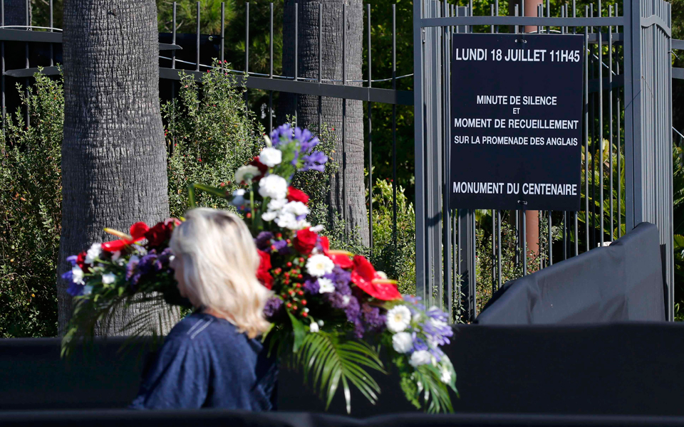 ενός-λεπτού-σιγή-και-μετά-το-ξέσπασμ-2143191