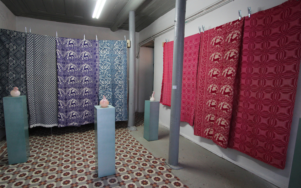 η-υδρα-έλκει-τη-διεθνή-εικαστική-σκηνή-2143631