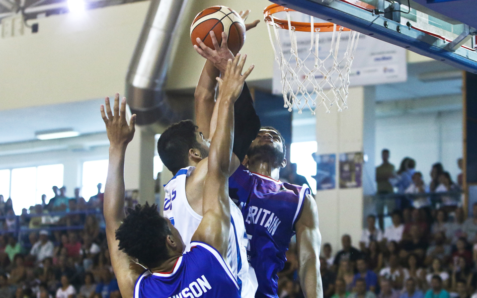 προβάρει-τα-ερυθρόλευκα-ο-γκάμπριελ-2143614